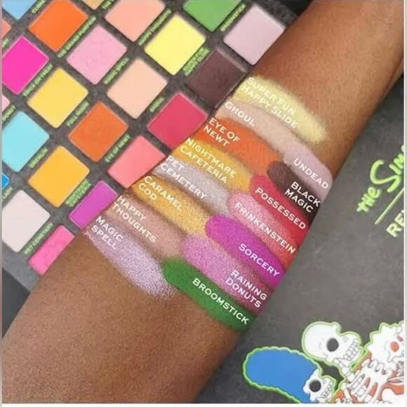 Revolution “The Simpsons Treehouse of Horror” Eyeshadow Palette - Picture 9 of 16